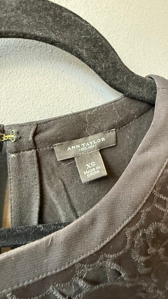 Lace Applique Sleeveless Top