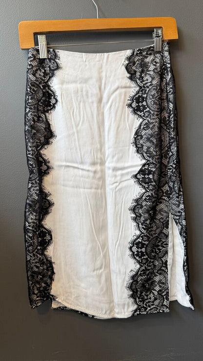 Lace Trim Satin Pencil Skirt