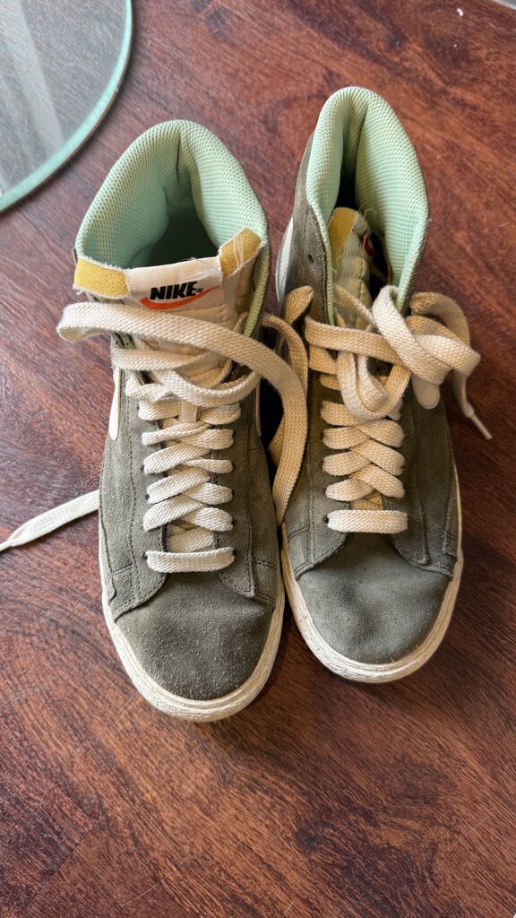 Blazer Mid Top Sneakers