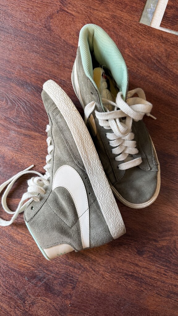 Blazer Mid Top Sneakers