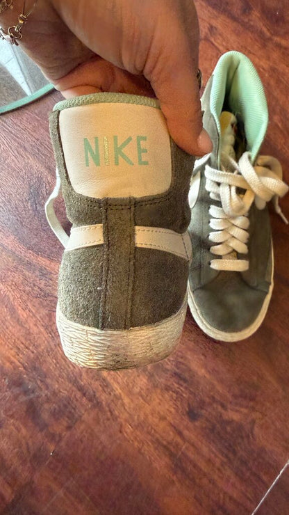 Blazer Mid Top Sneakers