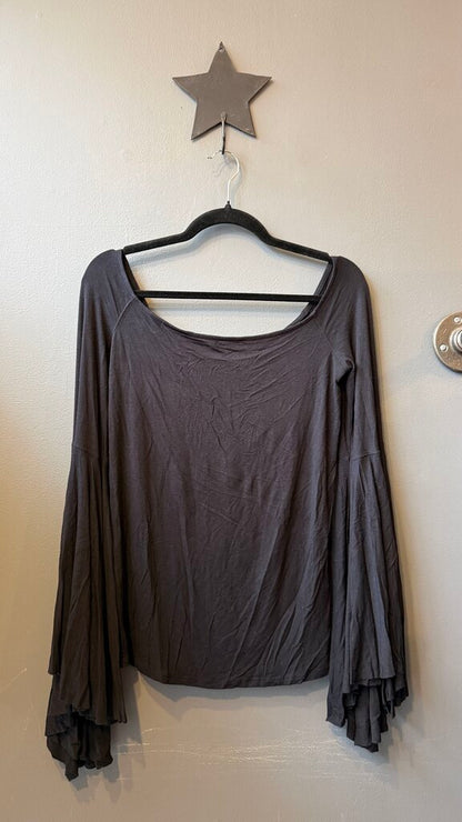 Off the Shoulder Bell Sleeve Top