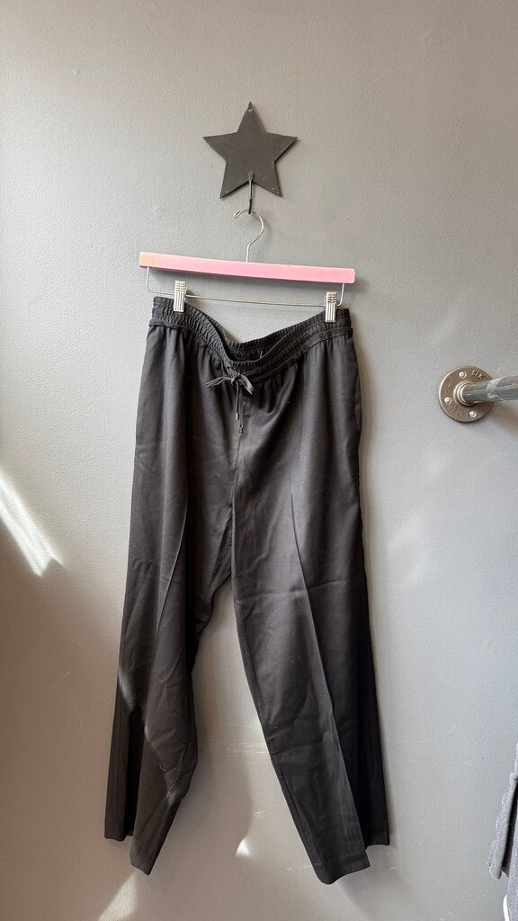 Fine Wool Tapered Pull On Pants