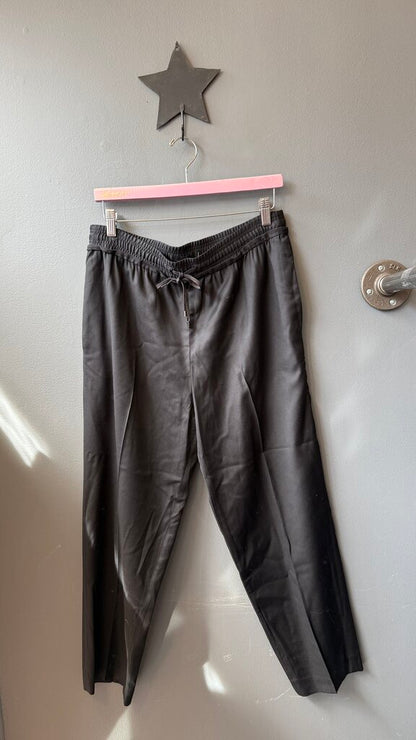 Fine Wool Tapered Pull On Pants