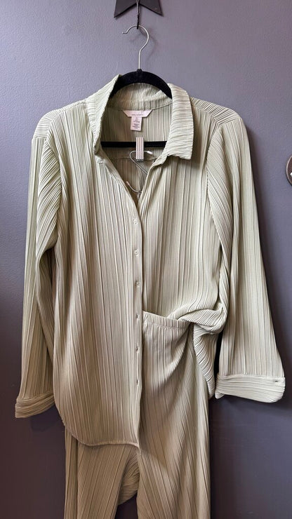 Pleated Pants + Button Up Shirt Set