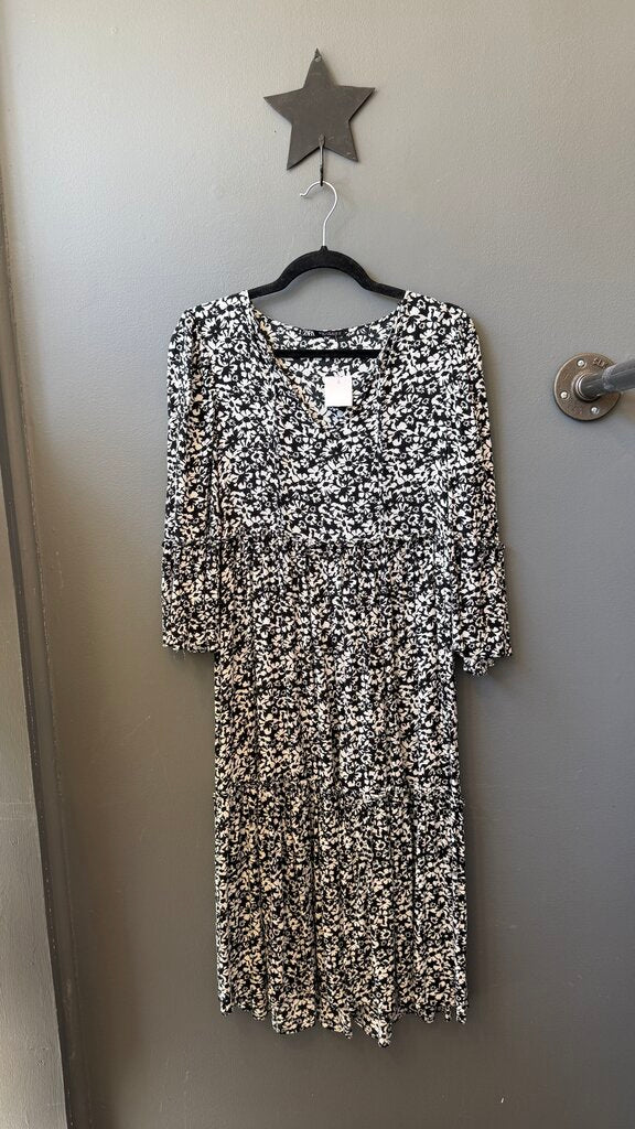 Tiered Floral Midi Dress