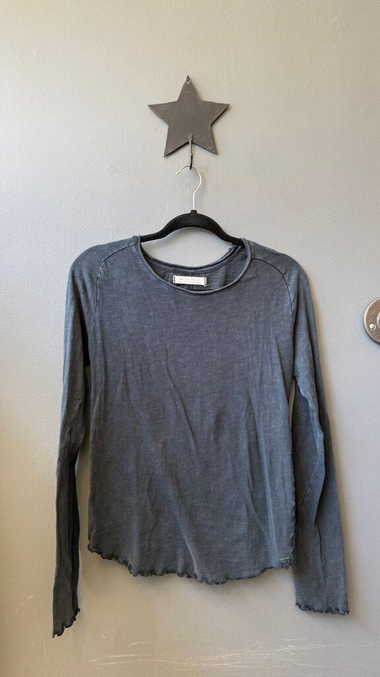 Ruffle Hem Longsleeve TShirt