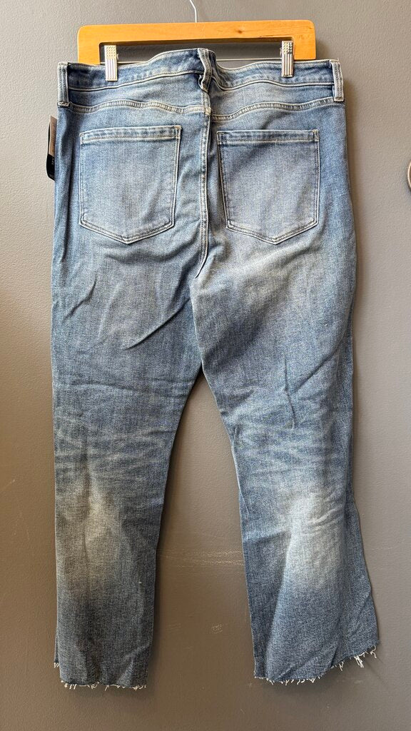 Hannah Crop Flare Jeans