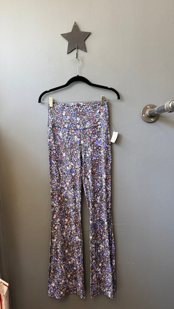 Super High Rise Flower Mini Flare Leggings