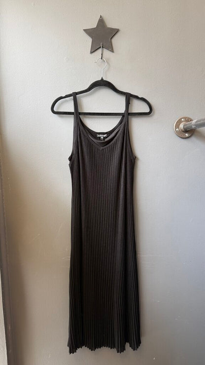 Ribbed Pleat Midi Dress