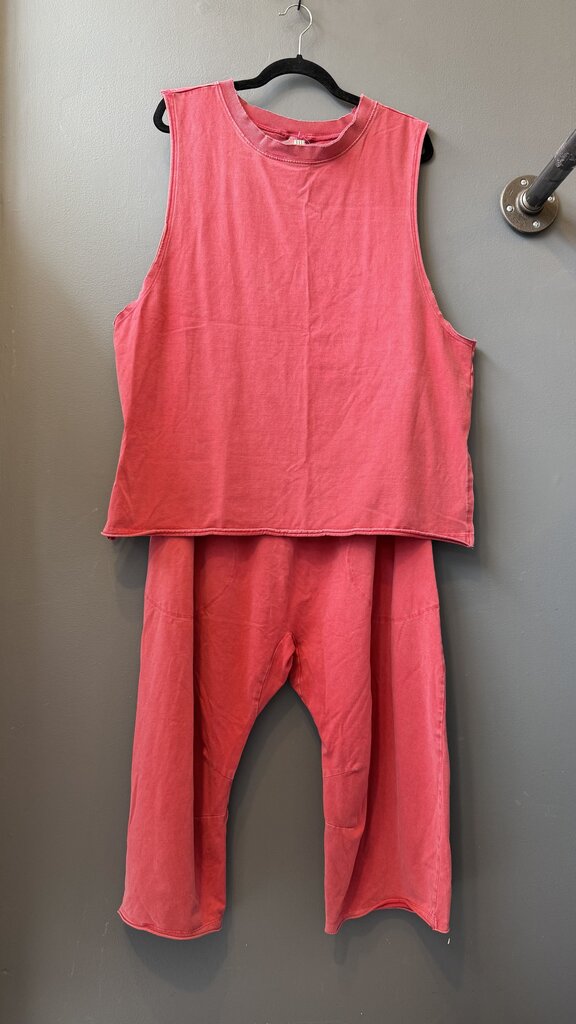Set Muscle Tank + Crop Pants