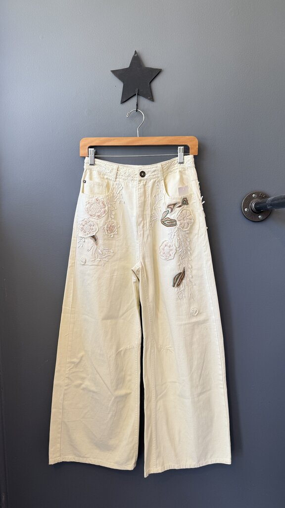 Embroidered Applique Barrel Jeans