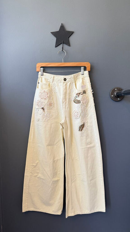 Embroidered Applique Barrel Jeans