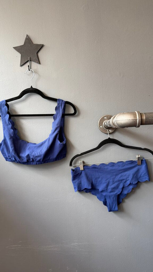Scallop Trim Bikini