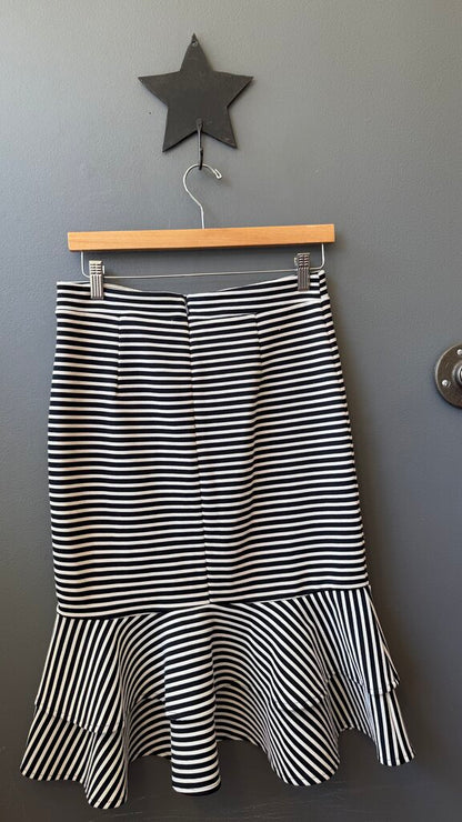 Ruffle Hem Stretch Pencil Skirt