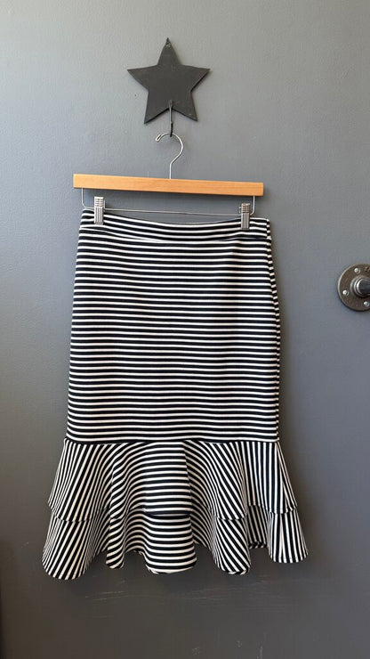 Ruffle Hem Stretch Pencil Skirt