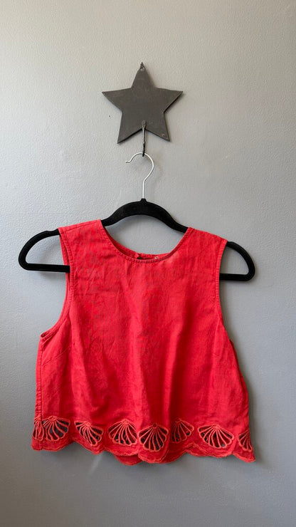 Shell Hem Crop Top