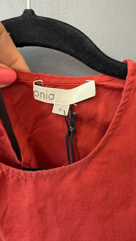 Shell Hem Crop Top