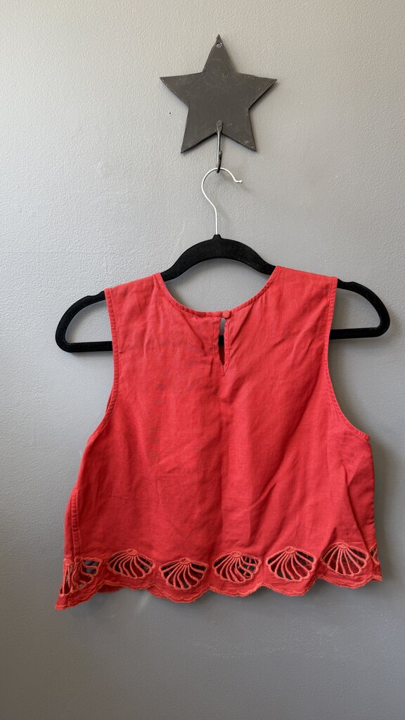 Shell Hem Crop Top