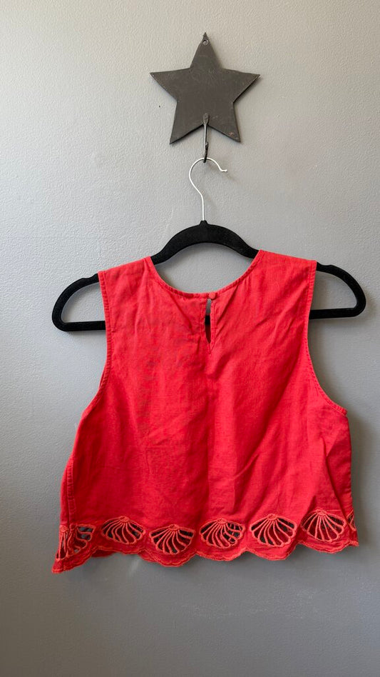 Shell Hem Crop Top