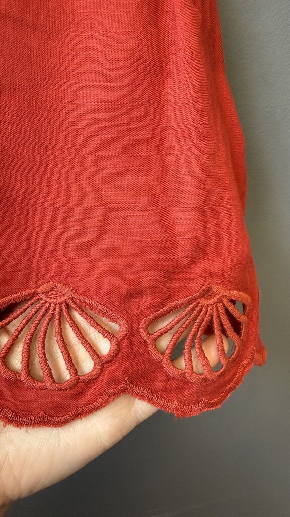 Shell Hem Crop Top