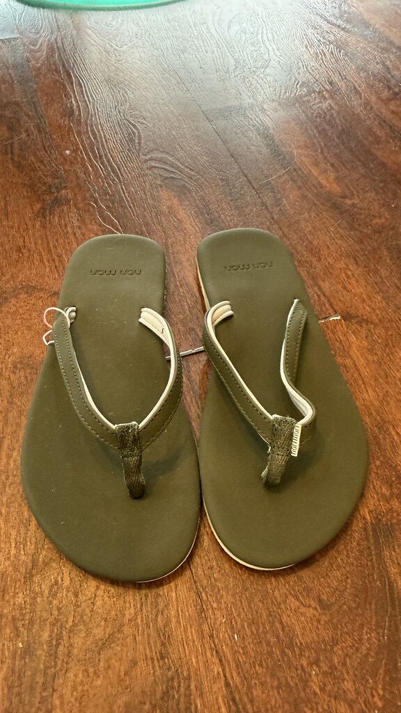 Thin Strap Flip Flop Sandals