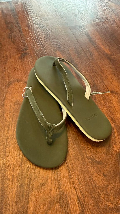 Thin Strap Flip Flop Sandals