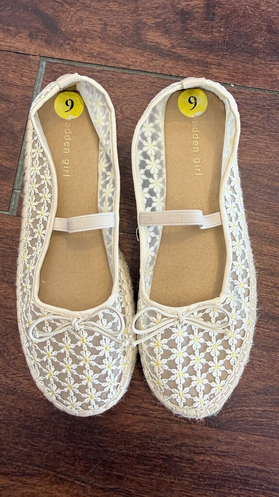 Mesh Embroidered Mary Jane Flats