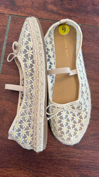Mesh Embroidered Mary Jane Flats