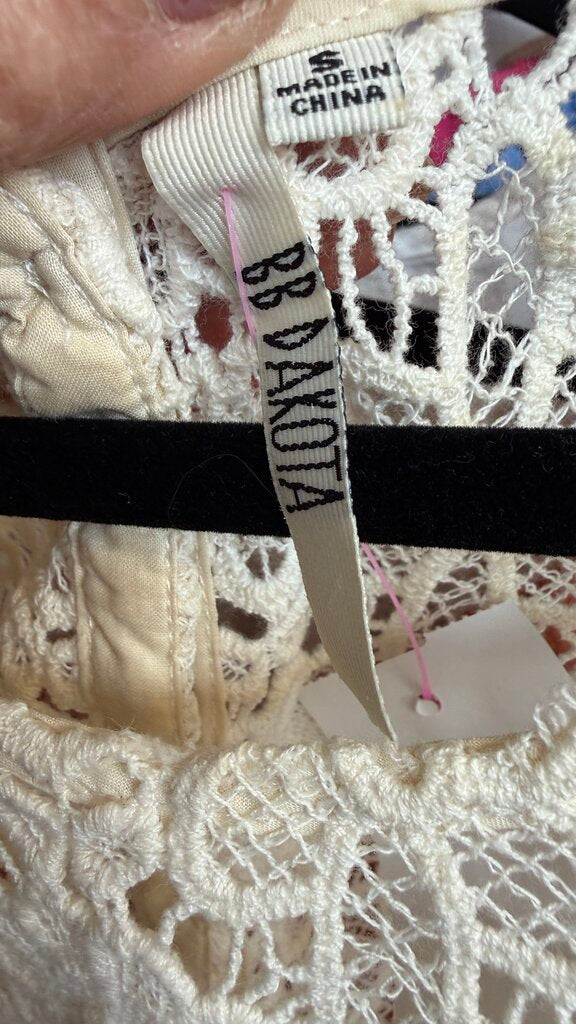 Lace Button Back Tank Top