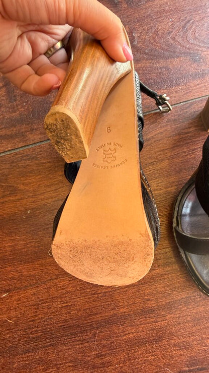 Wooded Heeled Leather Sandals
