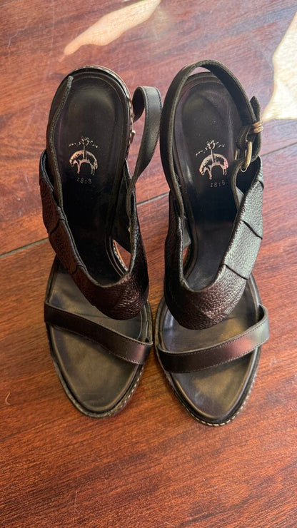 Wooded Heeled Leather Sandals