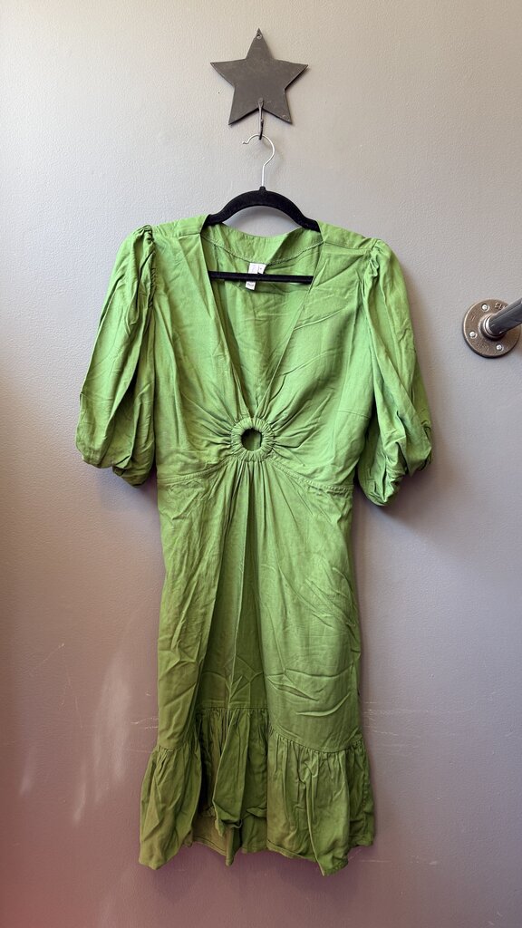 Ring Center Green Dress