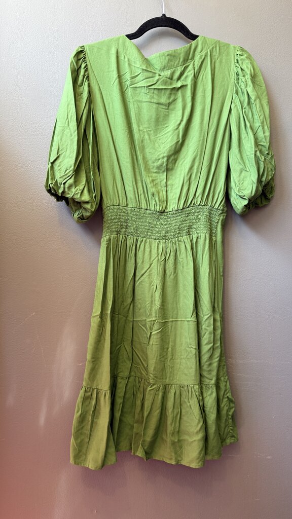 Ring Center Green Dress