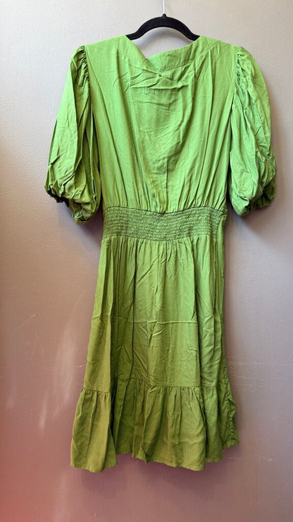 Ring Center Green Dress