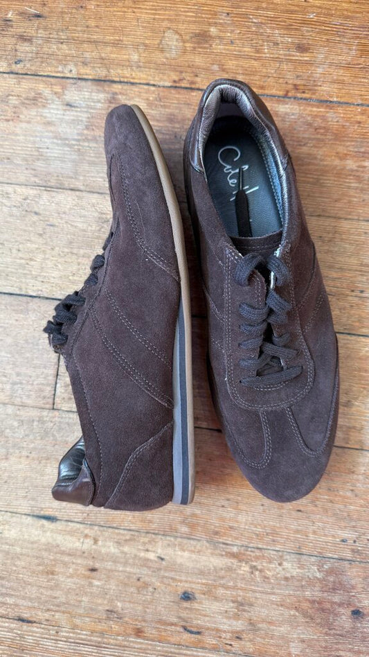 Suede Nike Air Low Profile Sneakers