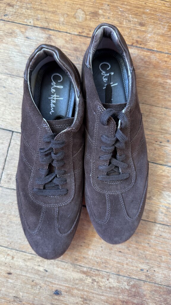 Suede Nike Air Low Profile Sneakers