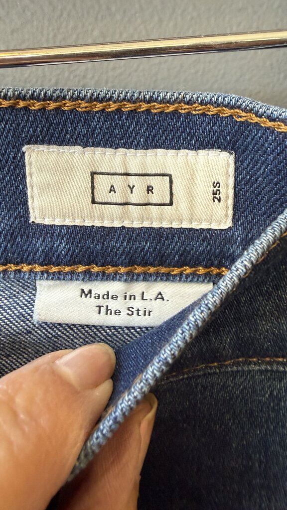 Short The Stir Slim Jeans
