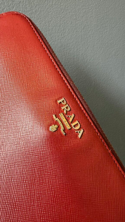 Vintage Saffiano Zippy Wallet
