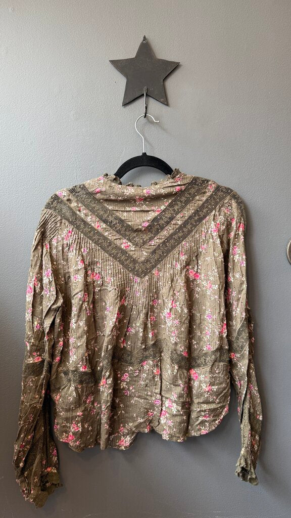 Floral Lace Inlay Blouse