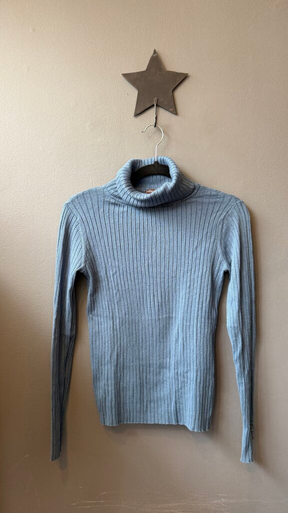 Ribbed Button Cuff Turtleneck