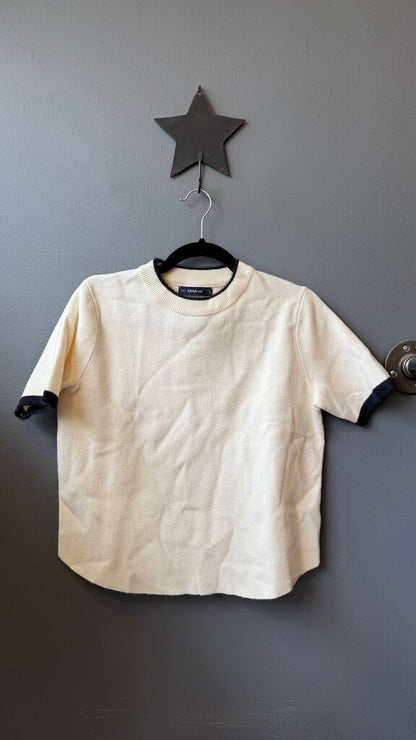Black Trim Short Sleeve Sweater