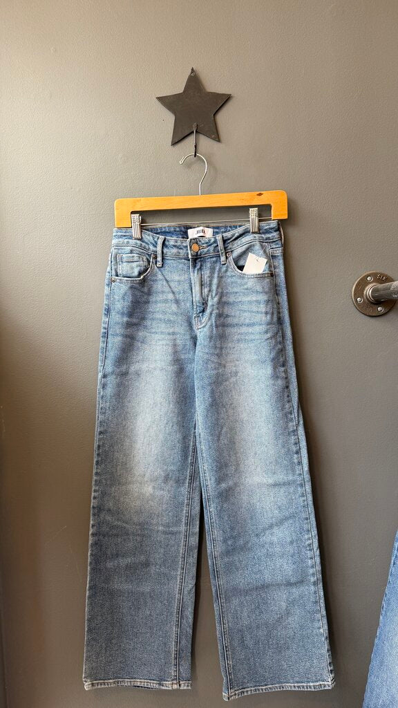 Wide Leg Patch Pocket Jeans
