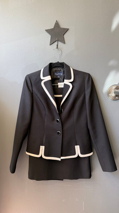 Round Lapel Skirt Blazer Suit