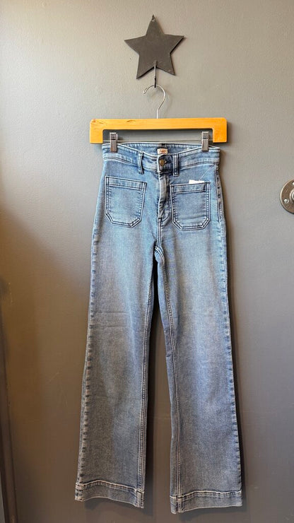 Patch Pocket Flare Soft Jeans