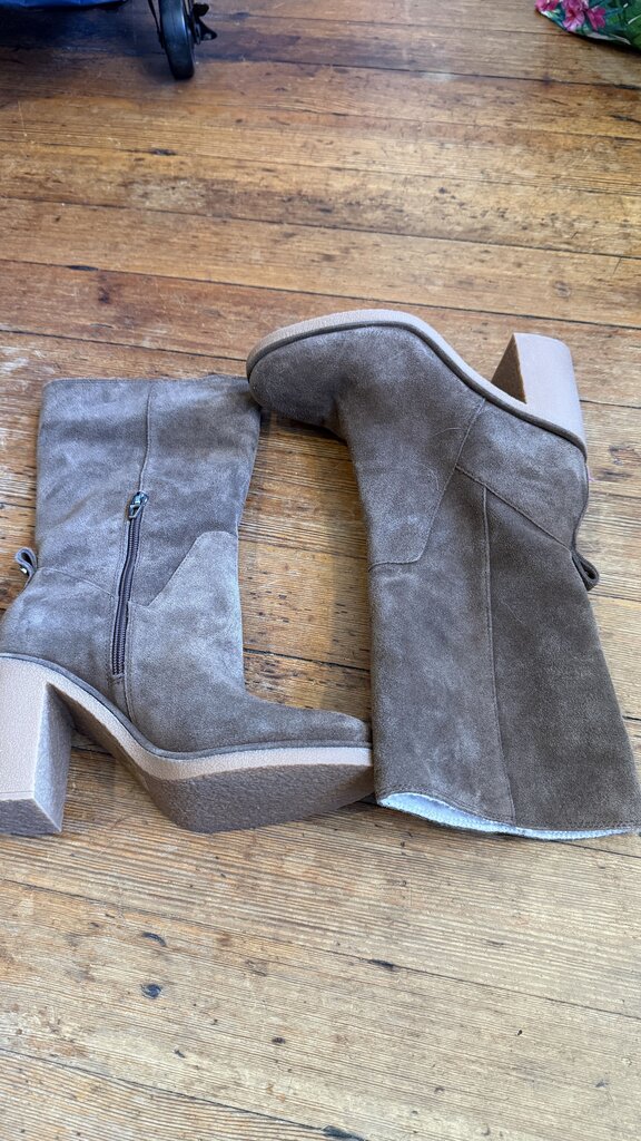 Sherpa Lining Suede Block Heel Boots