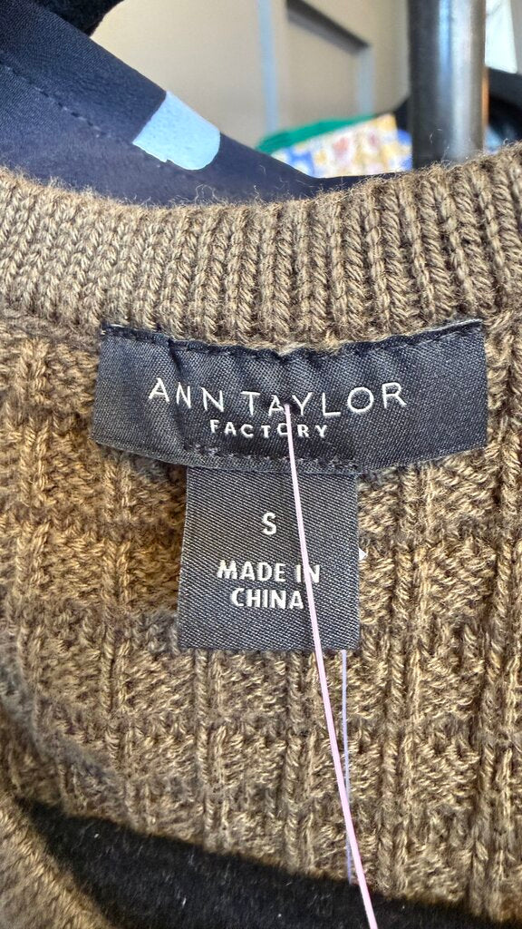 Lady Collar Cardigan Sweater