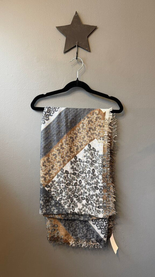 Leaf Print Light Scarf